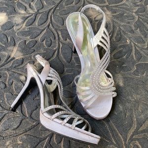 Kohl’s Apt 9 Merci Rhinestone Wavy Asymmetrical High Heel Shoe Elegant Pumps